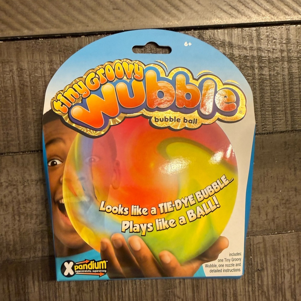 NWT Tiny Groovy Wubble